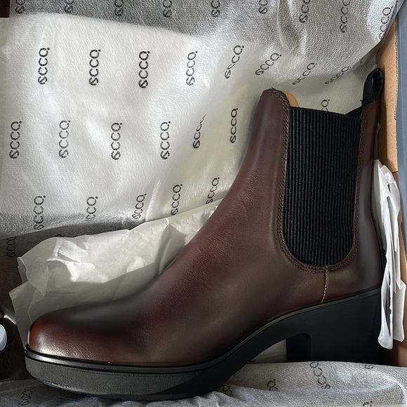 ECCO Women's Zurich Chelsea Chelsea Boot - Picture 9 of 9